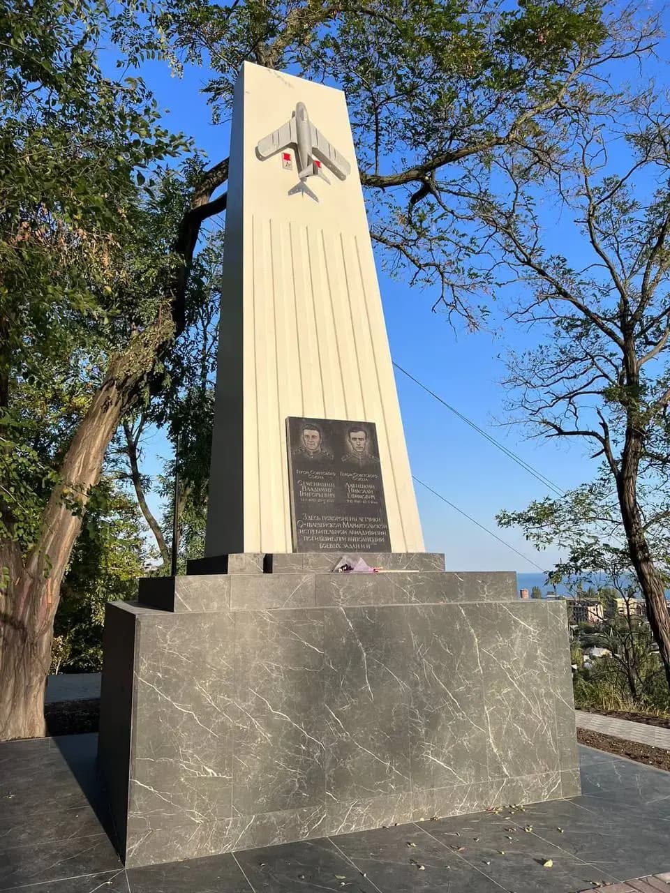 Восстановление памятника лётчикам ВОВ