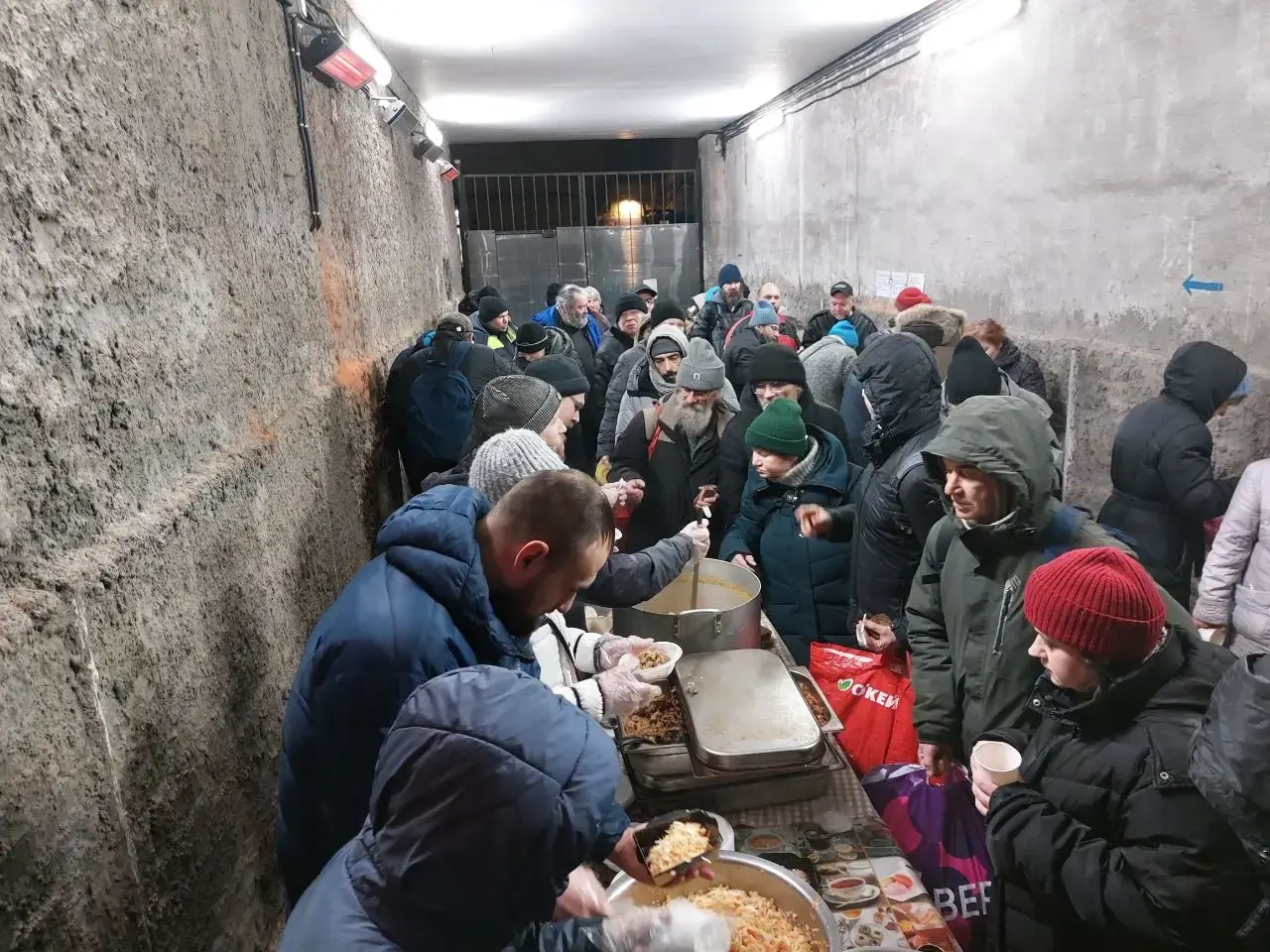 Предновогодняя помощь бездомным и малоимущим